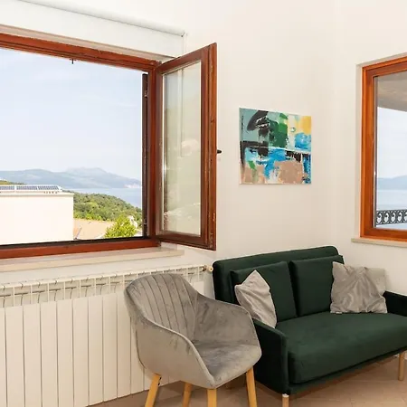 With Gorgeous View For 4 Persons, 33-5