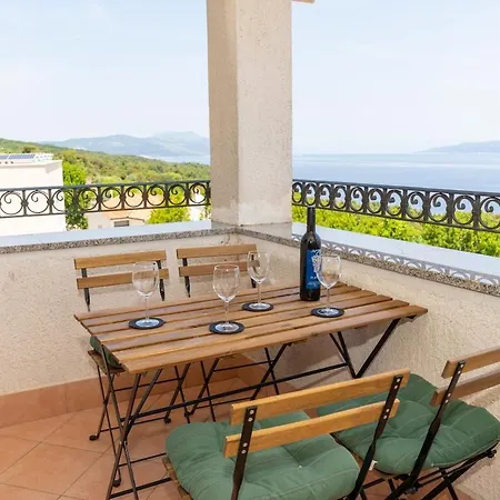With Gorgeous View For 4 Persons, 33-5 Apartment *
