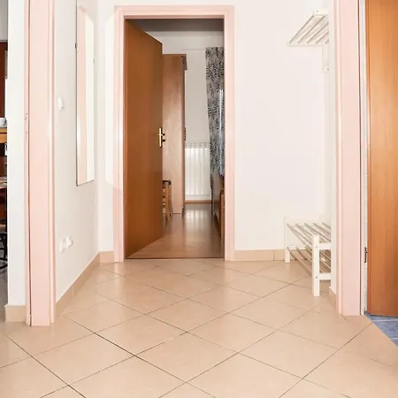 With Gorgeous View For 4 Persons, 33-5 Ravni