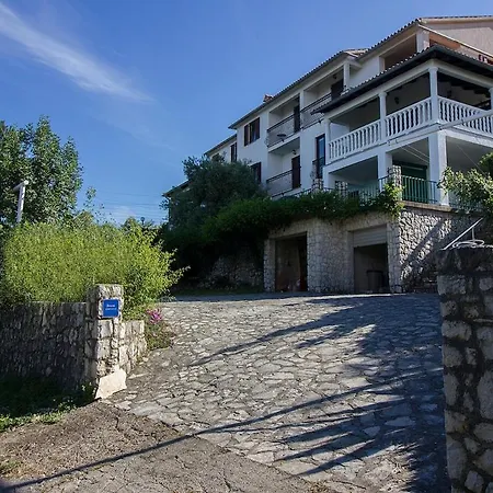 Appartement With Gorgeous View For 4 Persons, 33-5 Ravni