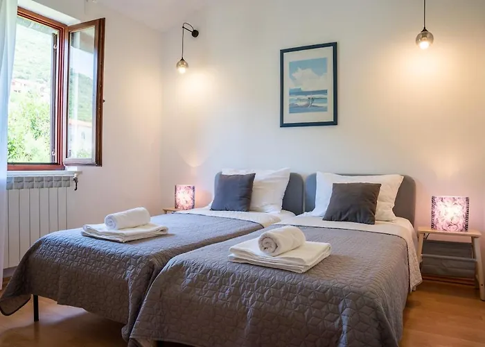 With Gorgeous View For 4 Persons, 33-5 Apartman Ravni